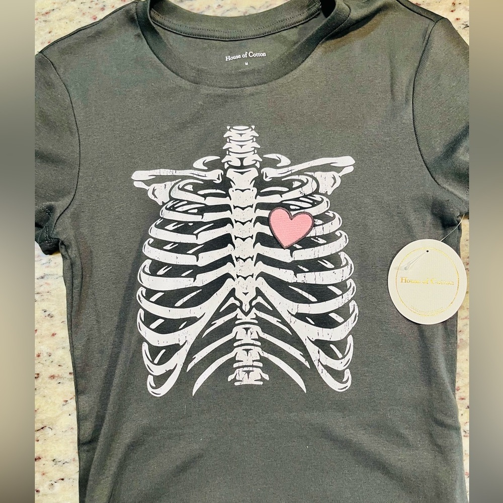 Rib cage w/heart tee